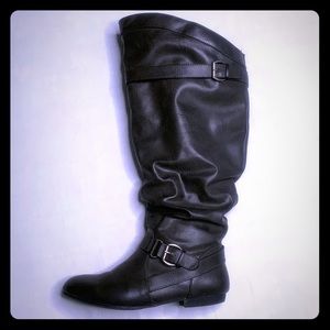 Knee High Wide Calf Grey Boot